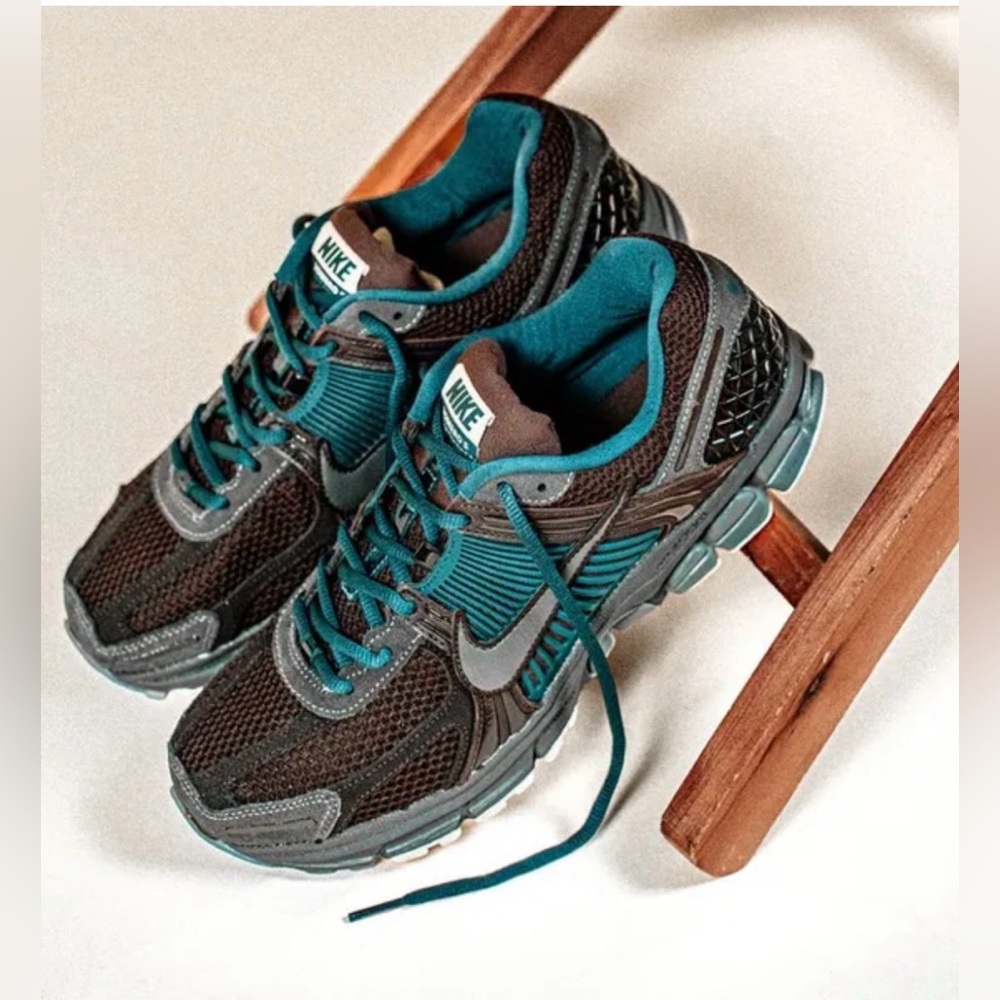 Nike Zoom Vomero 5 PRM Baroque Brown Medium Ash Men’s 6 / Women’s 7.5 NWT